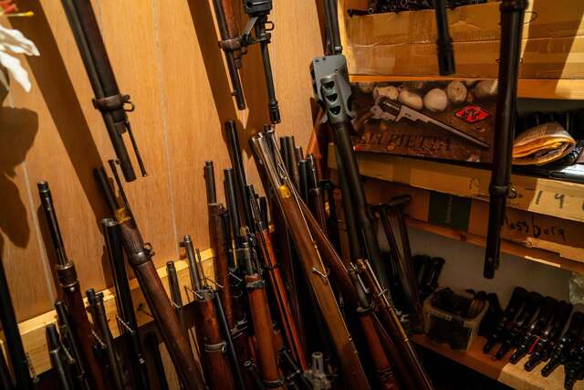 Guns2