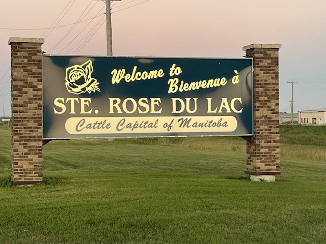 Outdoor riding arena in Ste Rose