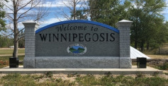 Winnipegisis_sign_summer.jpg