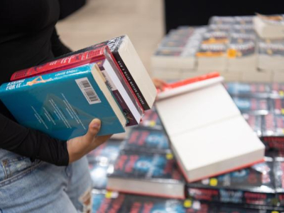 Fill Your Bookcase In Neepawa 